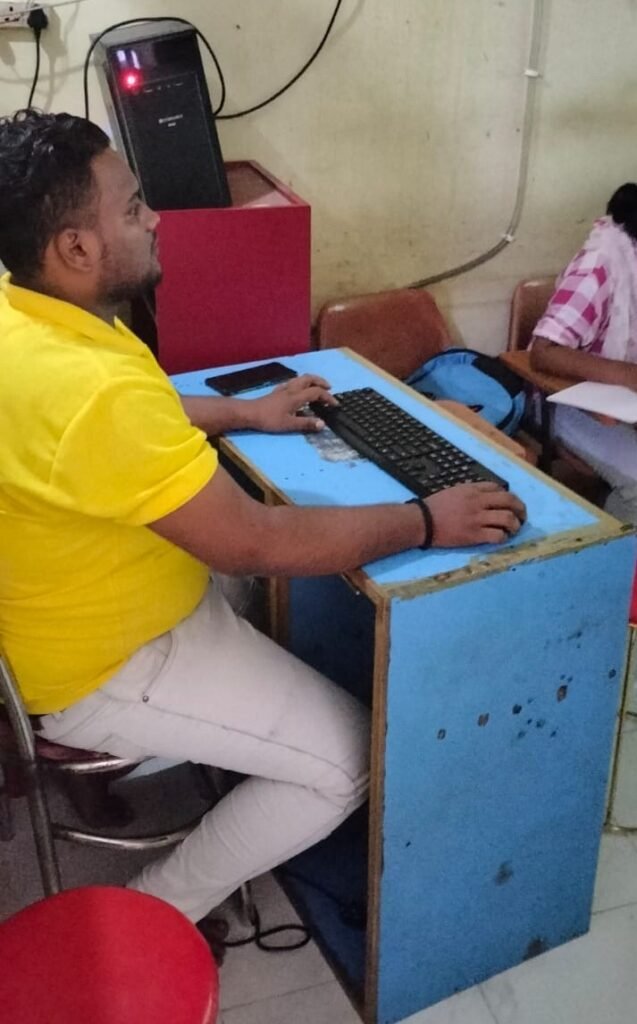 Computer Institute Classroom Image Varanasi Best