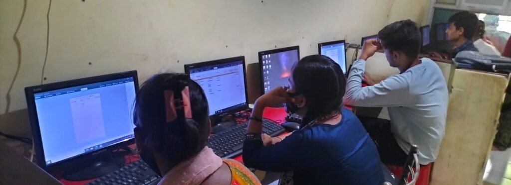 Computer Institute Lab Image Varanasi Best