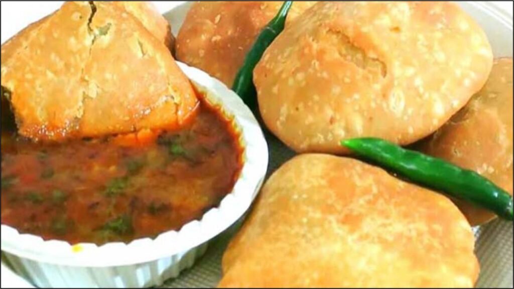 Femous Dish Kachori Chaat Varanasi